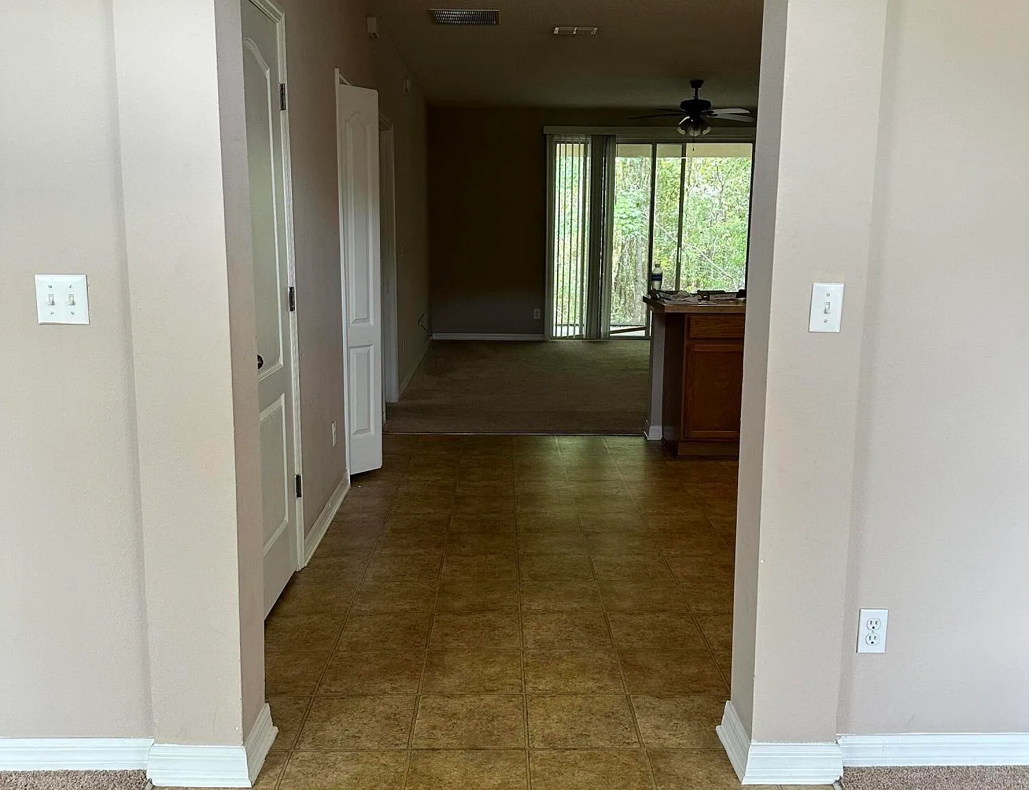 5 bed, 3.0 bath, 2518 sqft, $2,400 — Photo 3