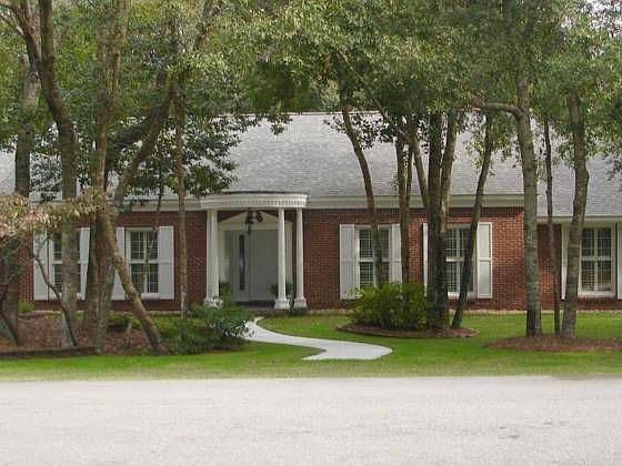 1st image of 142 Beechwood Dr