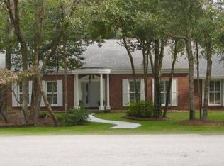 142 Beechwood Dr, Pine Knoll Shores, NC 28512