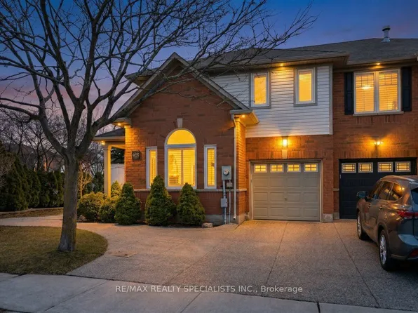 3050 Highvalley Rd, Oakville, ON L6M 5H3