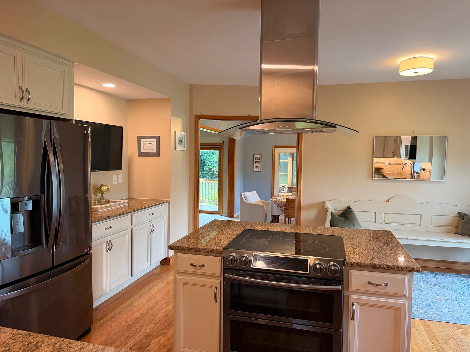 3 bed, 2455 sqft, $3,500 — Photo 4