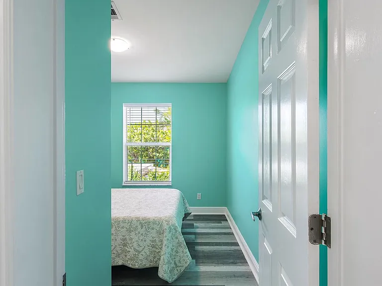 32 Beach Dr — Photo 14