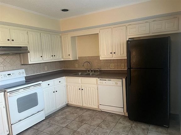 5th image of 1 Lakeway Dr #A