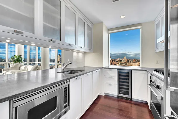 Rented by Corcoran | media 23