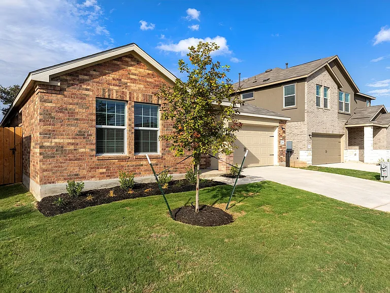 229 Hummingbird Flight Dr — Photo 1