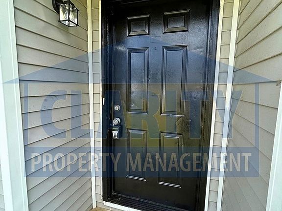 2nd image of 131 Brooke Ln NE