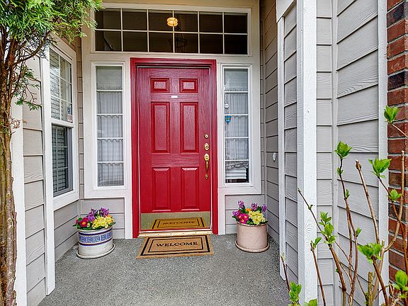 4th image of 712 191st St SW