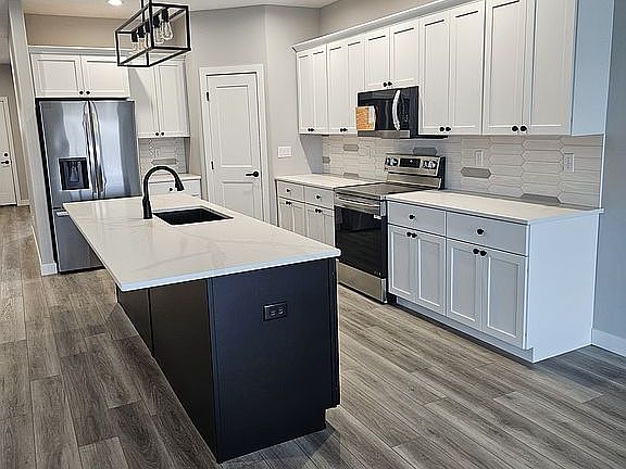 Kitchen large island