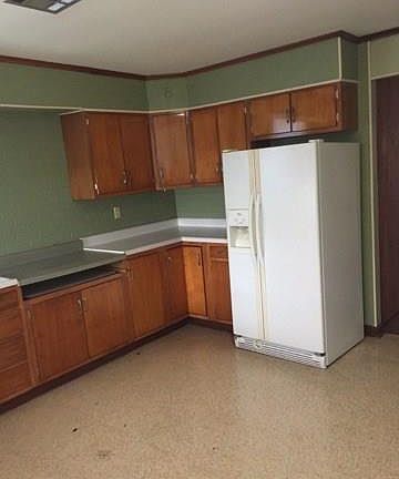 2nd image of 1540 Shirley Dr