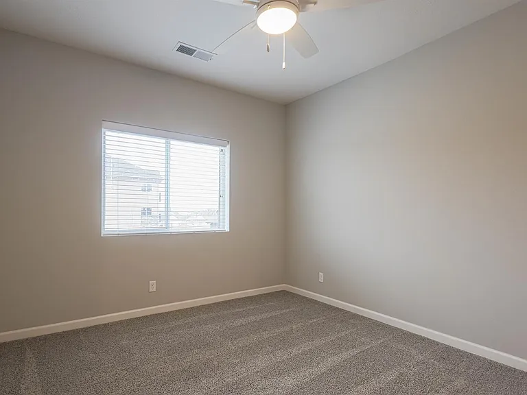 The Creek Apartments — Photo 171