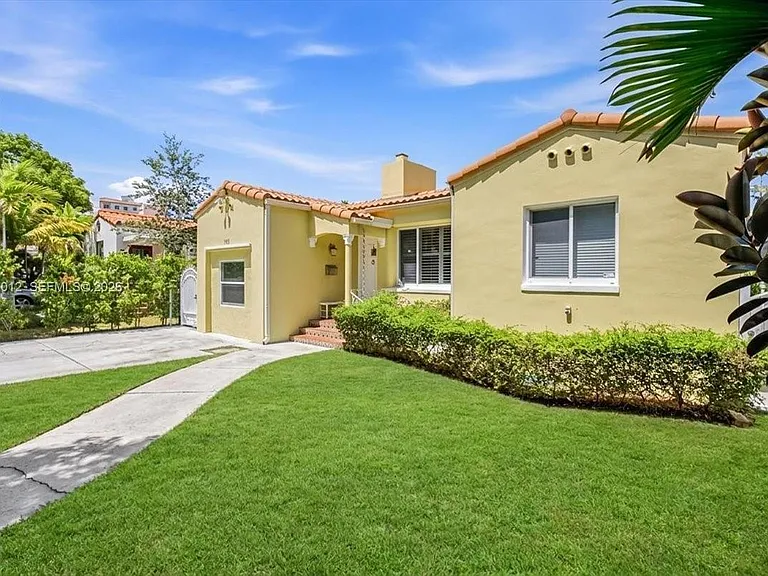 155 SW 28th Rd — Photo 30