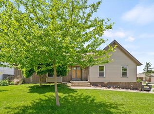 915 SW 16th St, Blue Springs, MO 64015