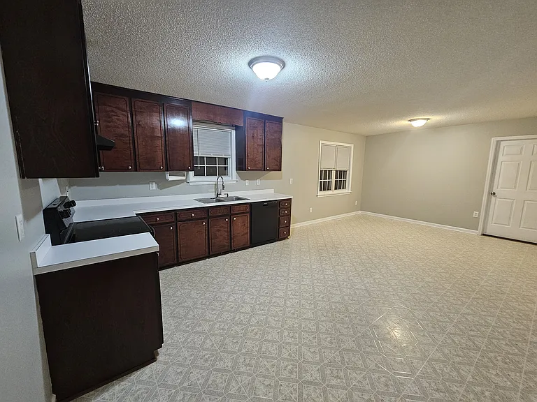 64 Sallie Dr — Photo 4