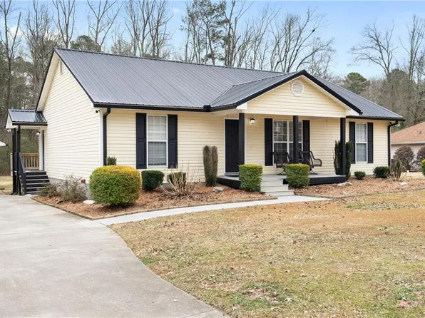 196 Blue Holly Dr NE, Calhoun, GA 30701