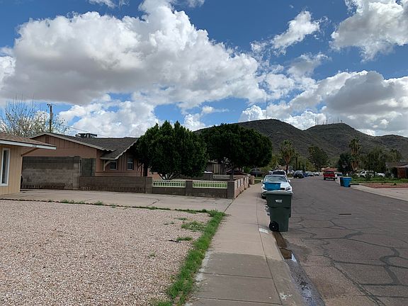 3rd image of 2202 W Poinsettia Dr