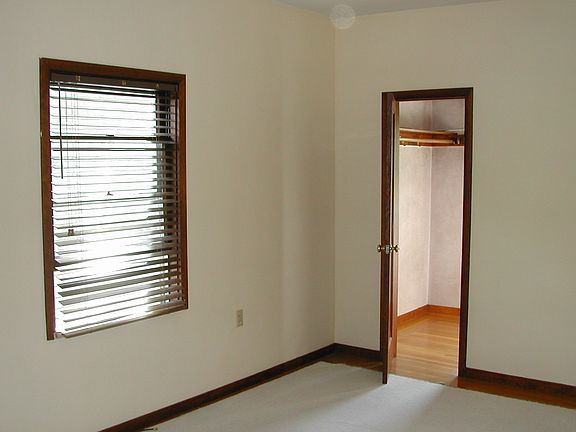 4th image of 1251 33rd St