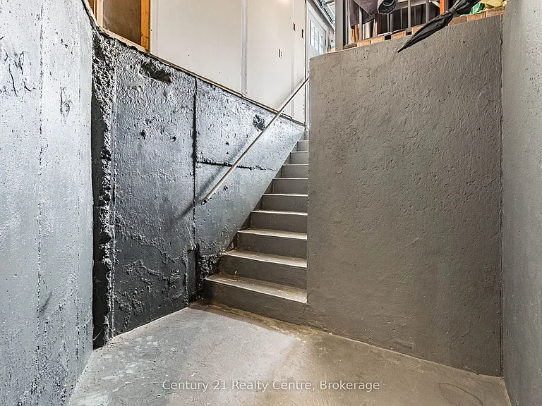 34 Niagara Pl #BASEMENT — Photo 15