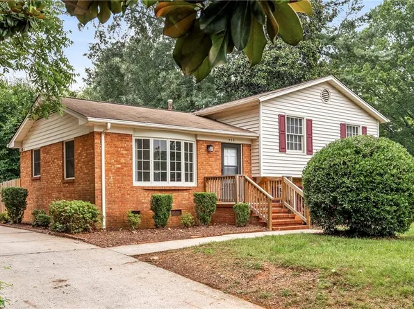 523 Muirs Chapel Rd, Greensboro, NC 27410