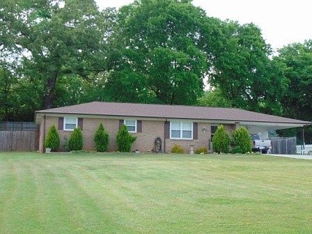 1st image of 216 Circle Dr E
