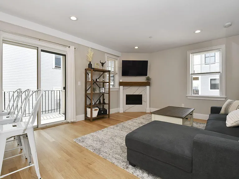 269 Gold St #2 — Photo 2