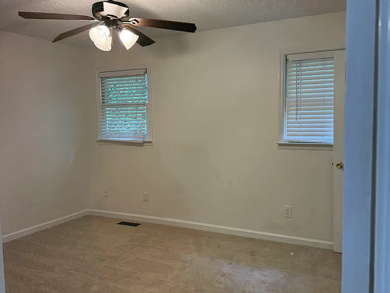 106 Lindsey Ct NE — Photo 16