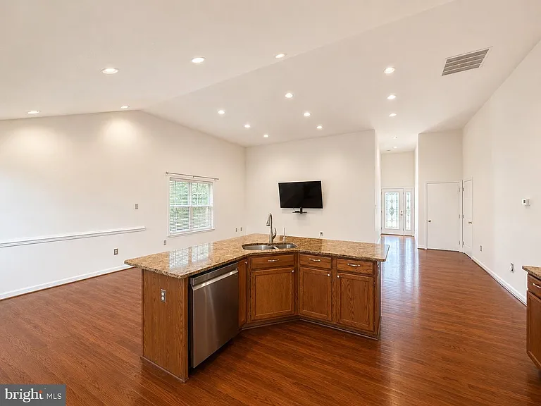 1107 Station Dr — Photo 4