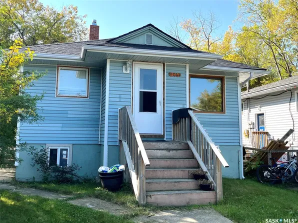 345 19th Street E, Prince Albert, SK S6V 1J8