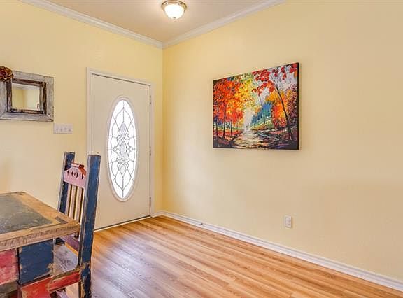 2nd image of 313 Bahama Ct