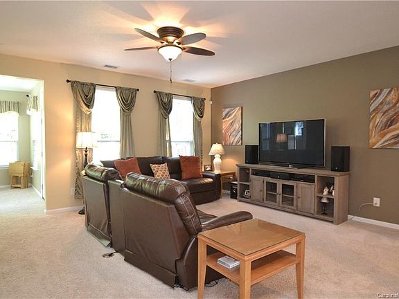 2nd image of 13025 Reunion St