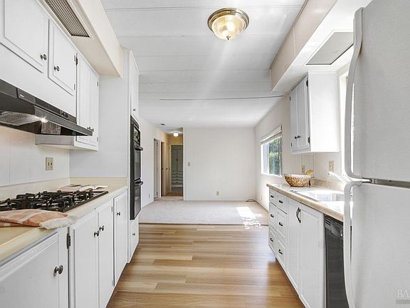 3rd image of 24 Acapulco Drive