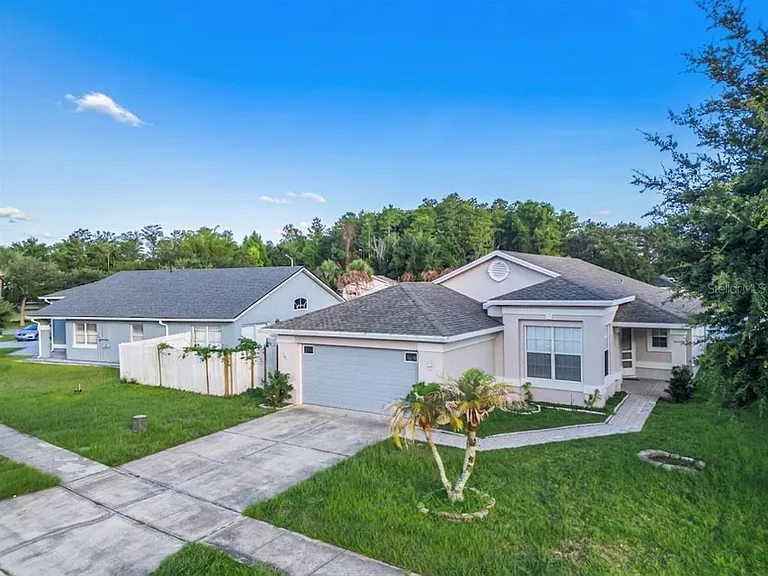 1542 Brook Hollow Dr — Photo 1