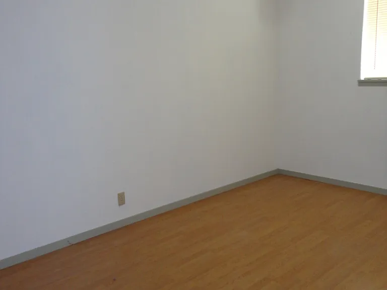 228 NE Ward Ave — Photo 13