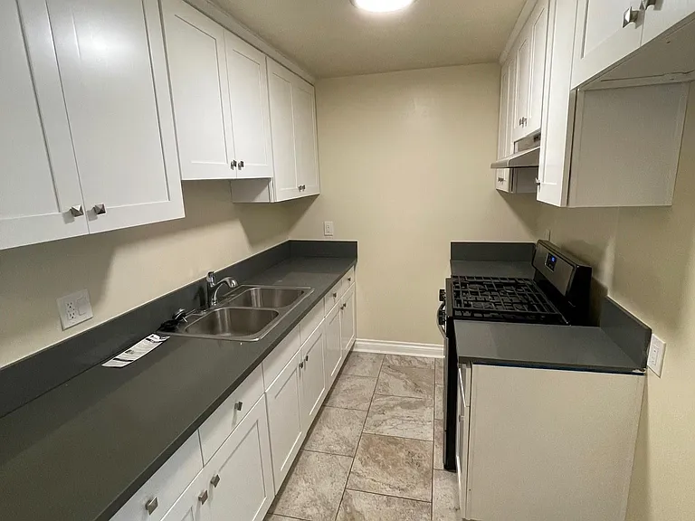 623 Balboa Ave — Photo 1