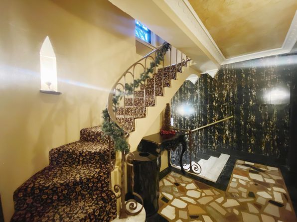 720 W 48th St APT 404