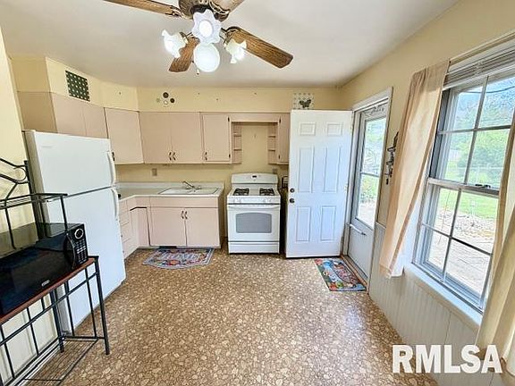 5th image of 1008 W Collins Ct