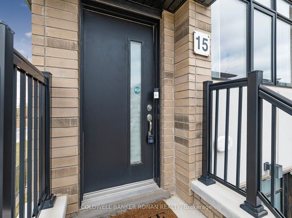15 Wilings Ln, Hamilton, ON L9G 0H3