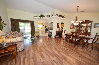 3rd image of 10405 Calle De Flores Dr