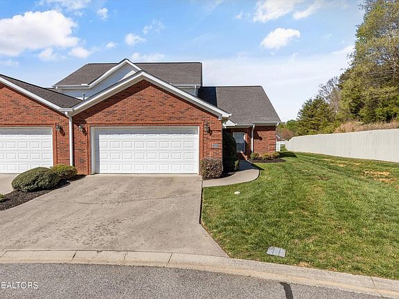 2nd image of 2423 Lassie Way