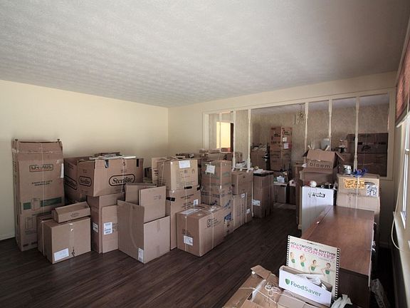 4th image of 331 Edgewood Dr