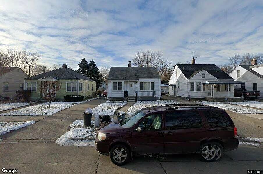 1st image of 18794 Woodside St