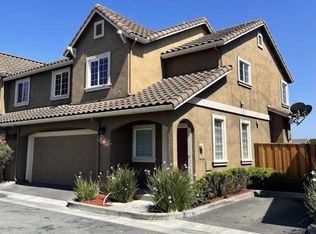 35 Oliveira Loop, Freedom, CA 95019