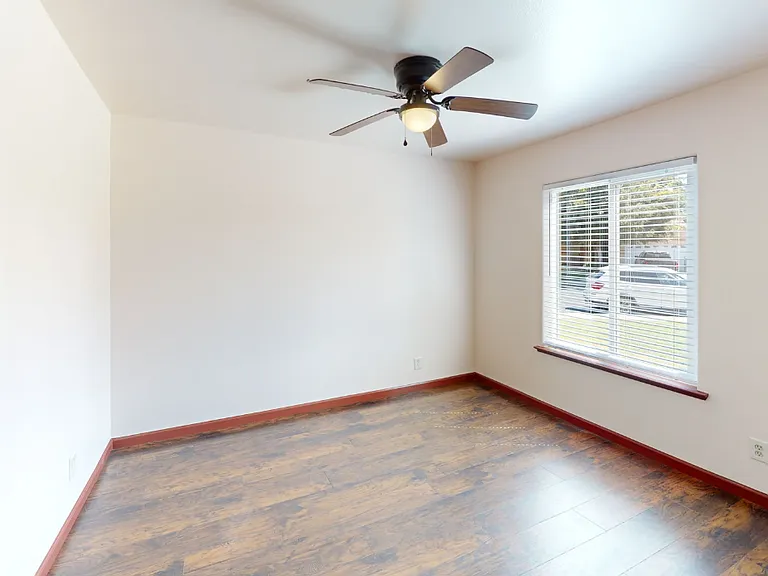 2292 Golden Ave — Photo 4
