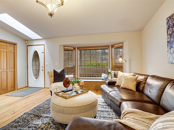 4th image of 13601 112th Avenue Ct E