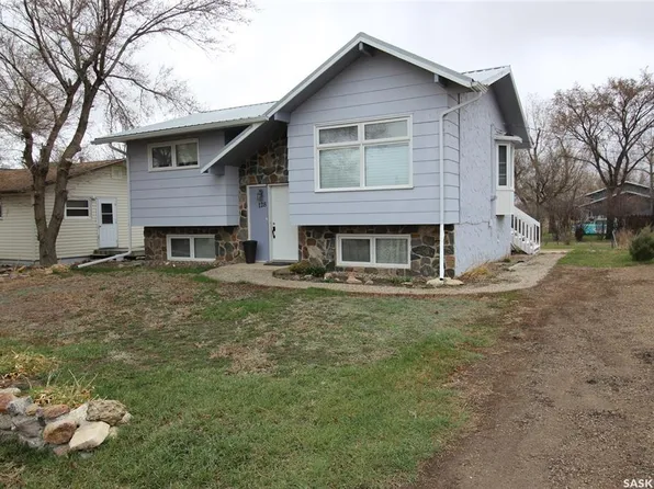 128 1st STREET E, Frontier, SK S0N 0W0