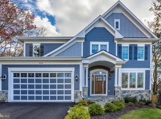 504 Adelman Cir SW, Vienna, VA 22180