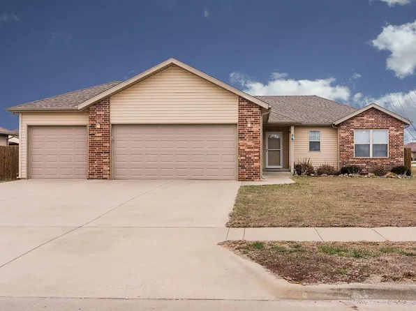 1043 S Hazelnut Ave, Springfield, MO 65802