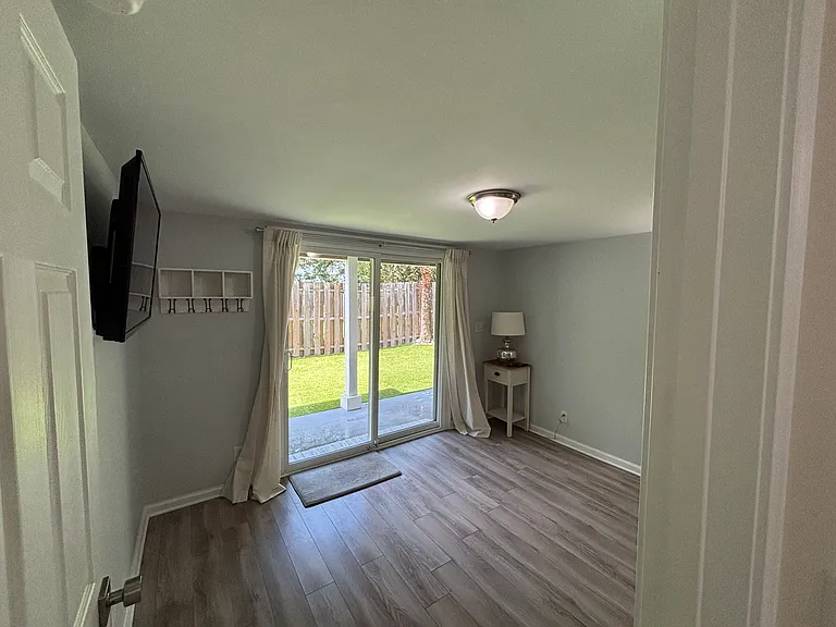 113 Elizabeth Pl — Photo 13