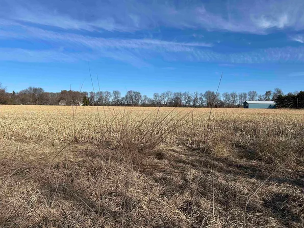 3290 Pann Rd, South Beloit, IL 61080