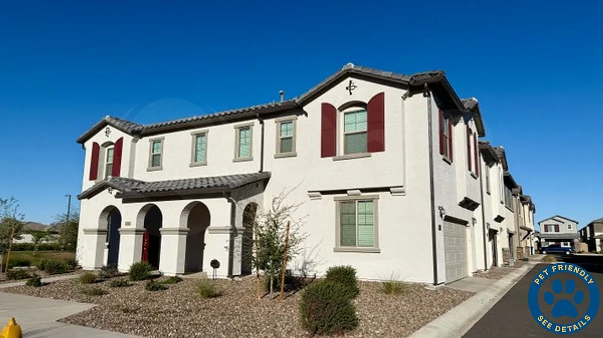4 bed, 2.5 bath, 1846 sqft, $2,150 — Photo 1