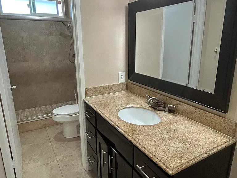 912 Redlen Ave — Photo 17